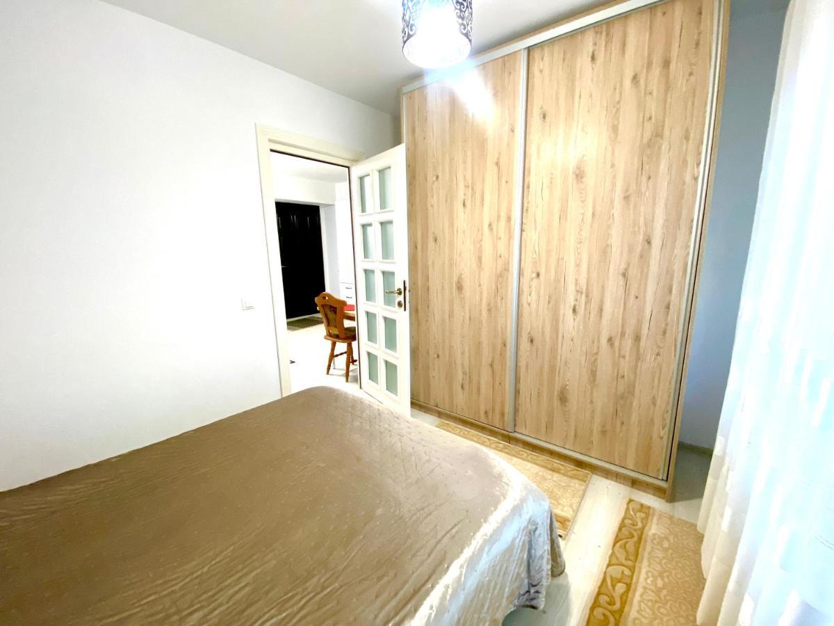 Appartamento Apartament Sara Iasi Esterno foto